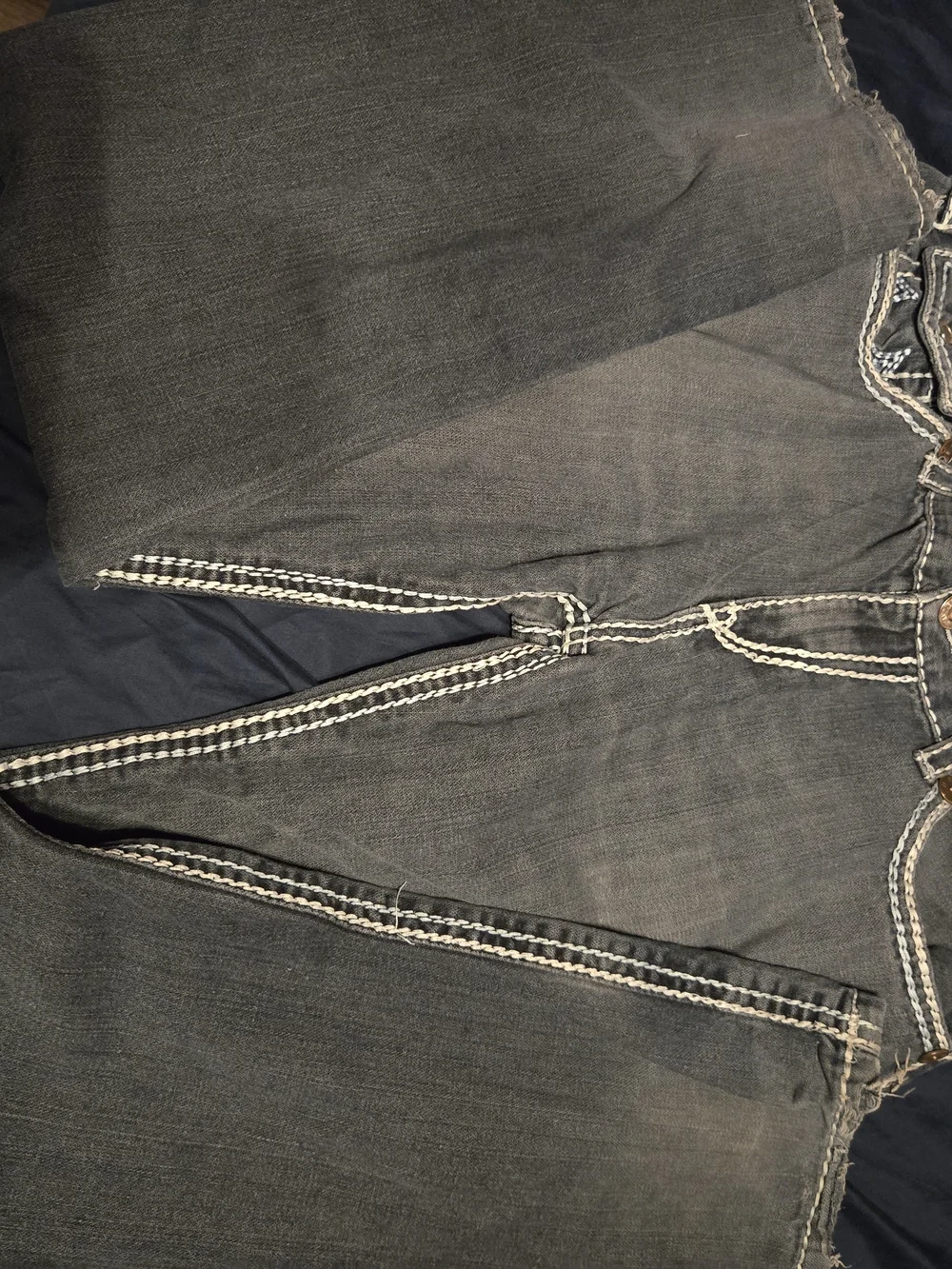 True Religion Mens Bootcut Jeans with Signature Embroidered Pockets